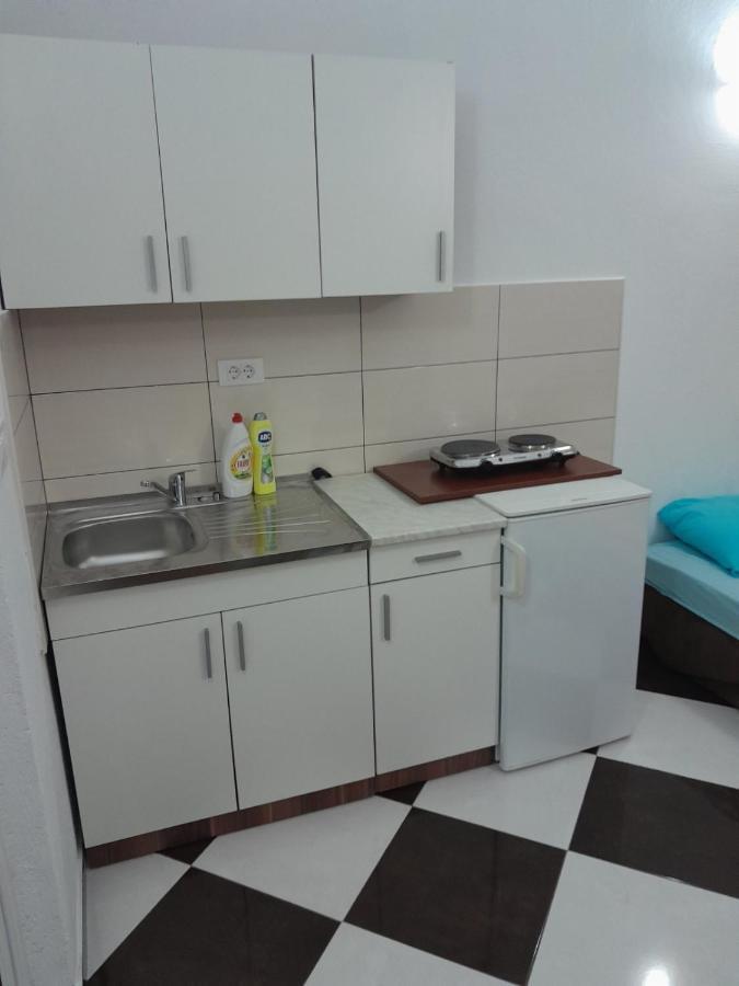 Apartments Neda ストモレ エクステリア 写真