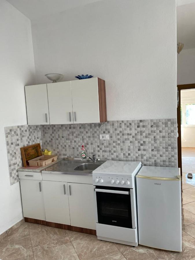 Apartments Neda ストモレ エクステリア 写真